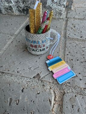 “PIPER K” TEACHER SILVER GLITTER COFFEE CUP DESK/ W/ GLITTER PENS/GOLD RULERS